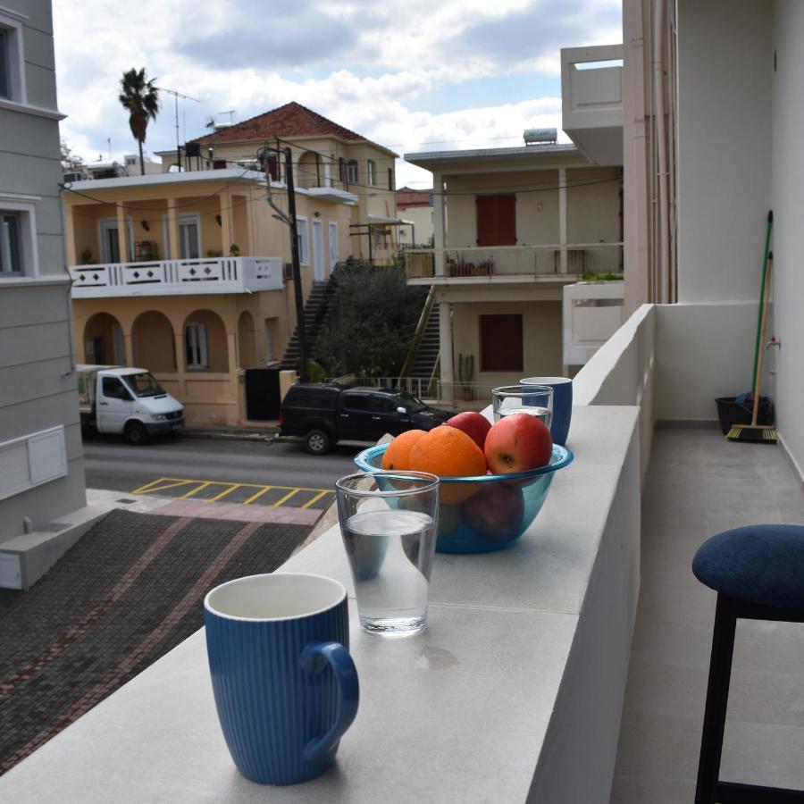 Saxon'S Apartment Chrissi Akti Chania Exterior foto